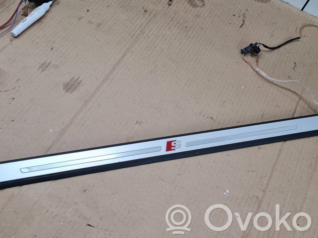 Audi S5 F5 Copertura del rivestimento del sottoporta anteriore 