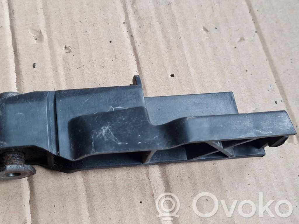 Front bumper mounting bracket   4F0807772