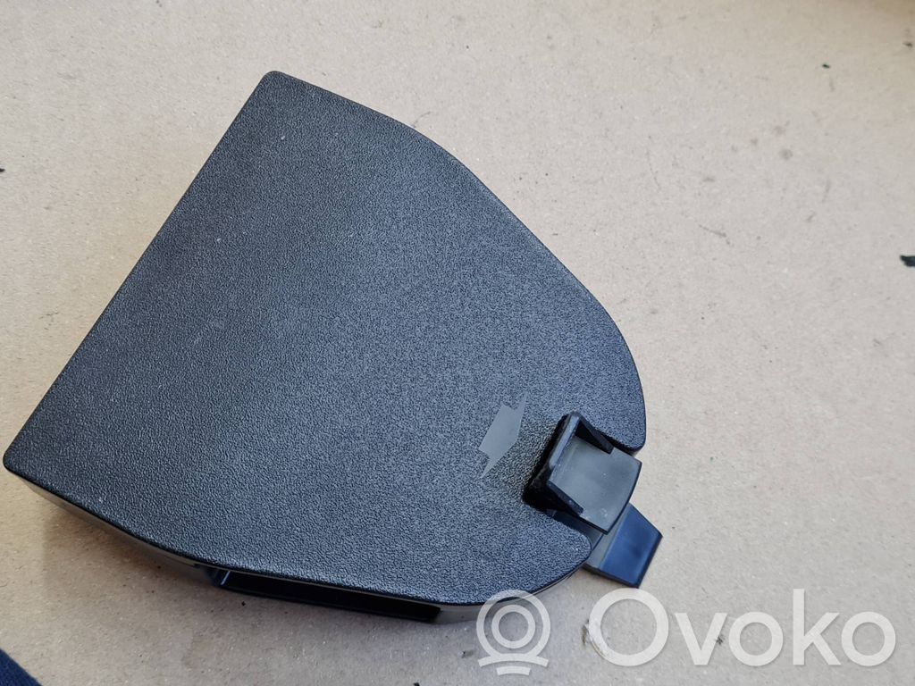 Hazard Warning Triangle Mounting Bracket   8T0860285
