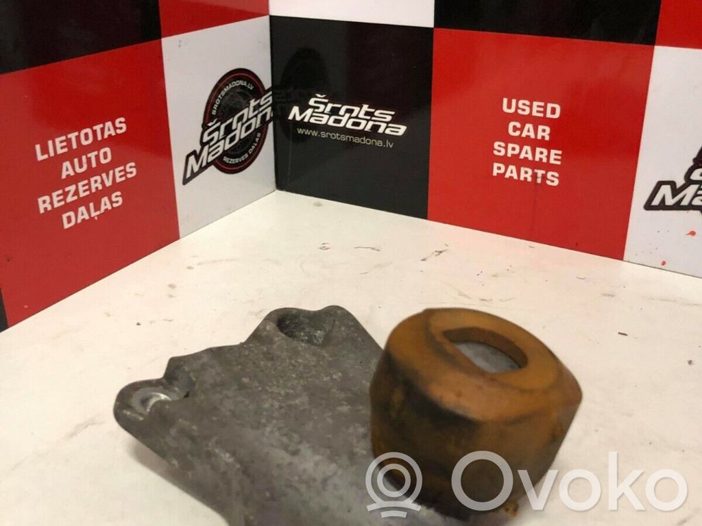 Audi A8 S8 D3 4E Engine mount bracket 