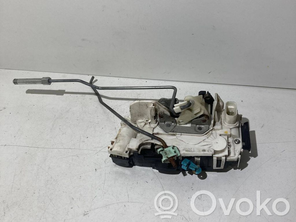 Dodge Caliber Priekšpusē slēdzene 