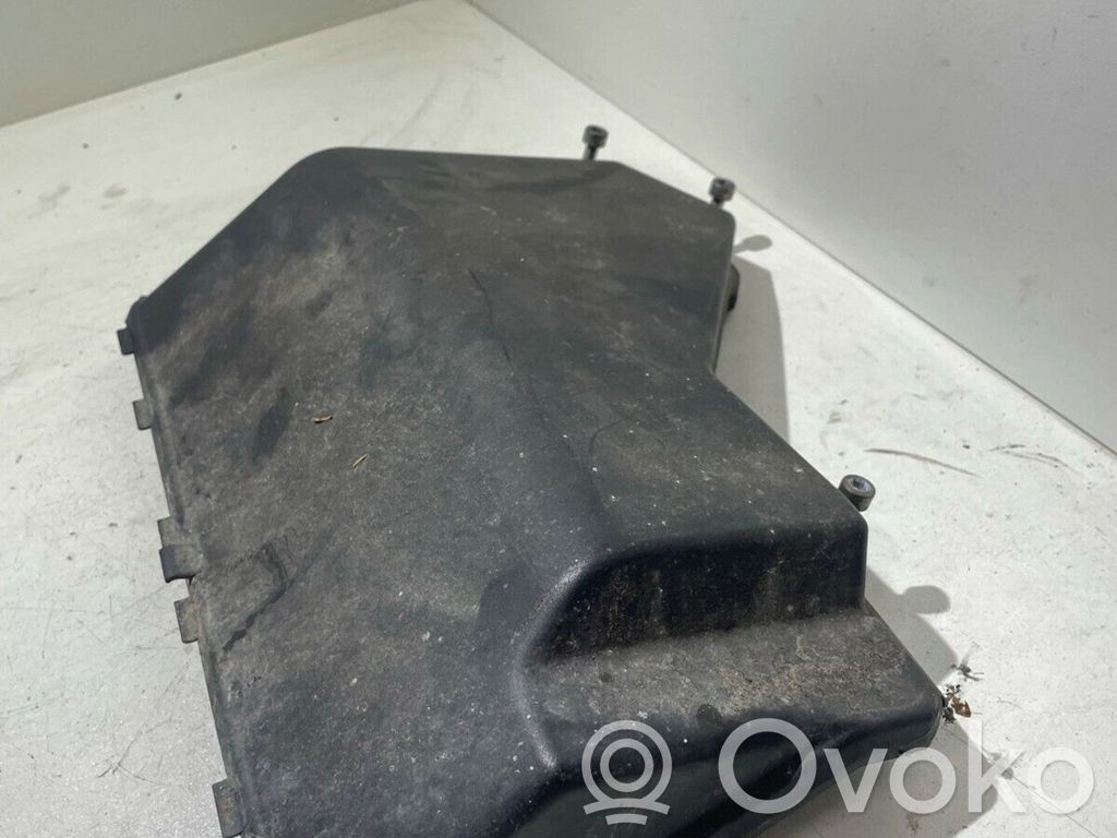 BMW 3 E46 Dangtelis saugiklių dėžės 