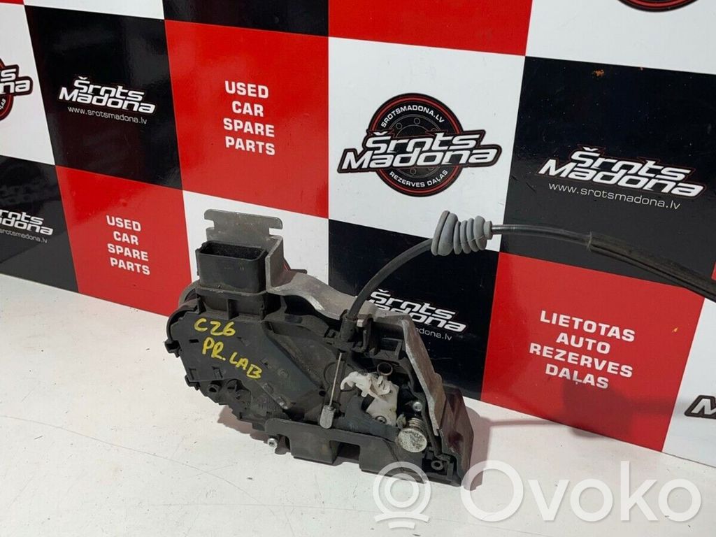 Volvo S40 Front door lock 