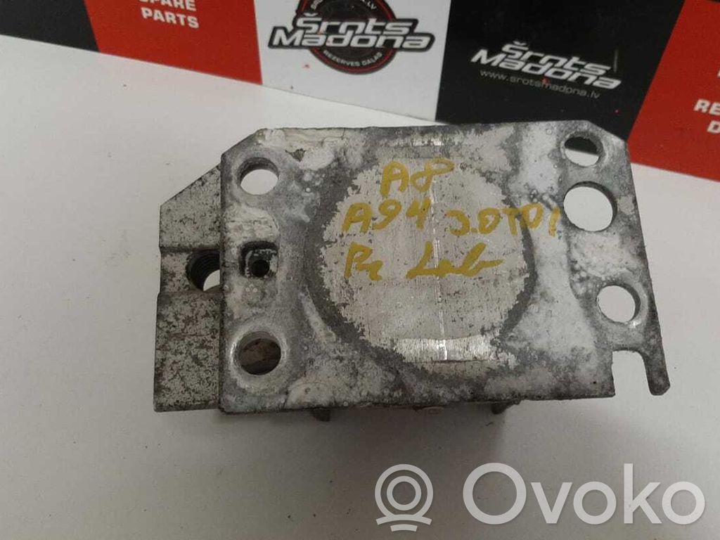 Audi A8 S8 D3 4E Priekšpusē bampera amortizators 