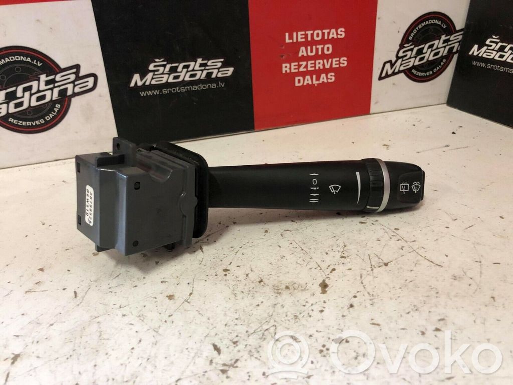 Volvo XC70 Wiper control stalk 