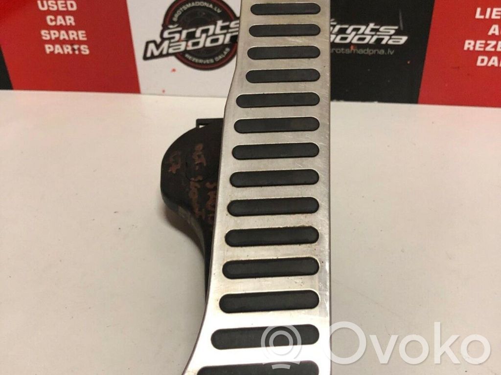 Skoda Octavia Mk2 (1Z) Accelerator throttle pedal 