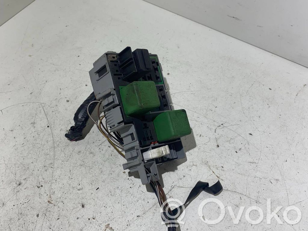Opel Tigra B Fuse module 