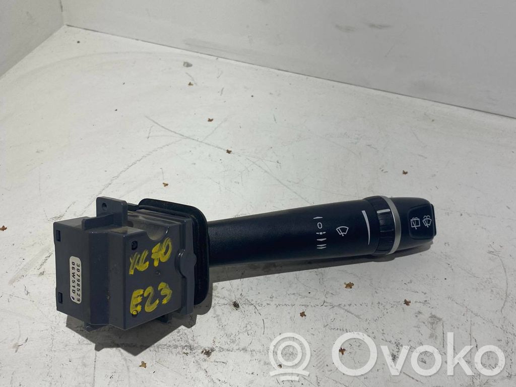 Volvo XC70 Wiper control stalk 