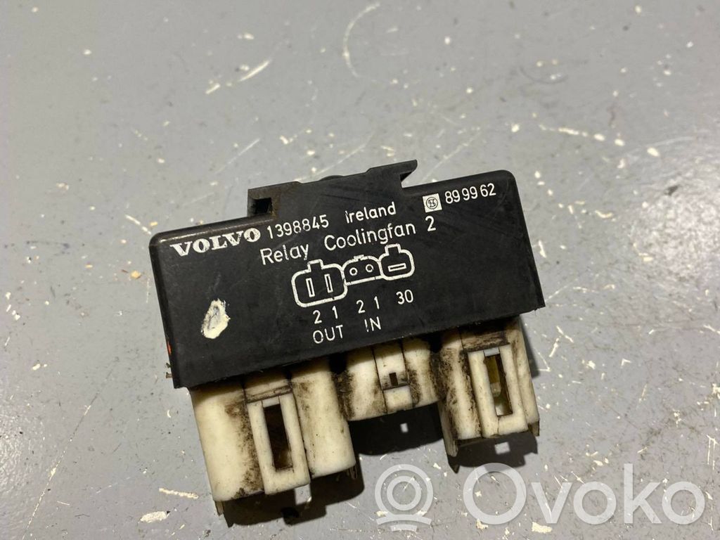 Volvo 850 Coolant fan relay 