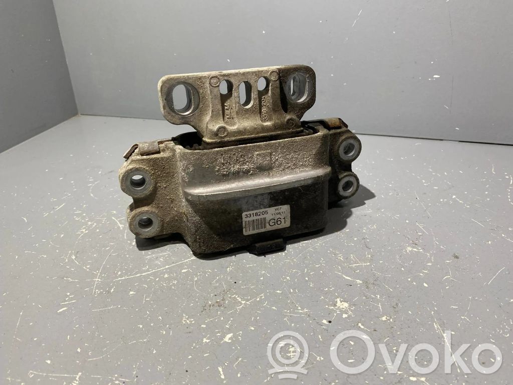 Volkswagen Golf Plus Engine mount bracket 