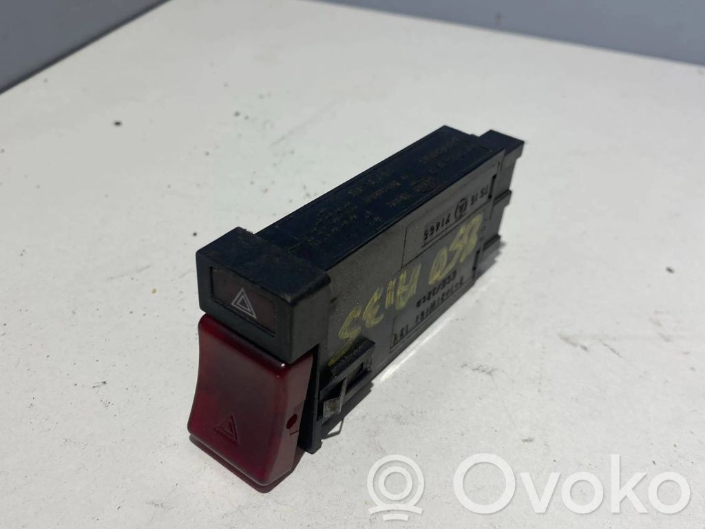 Volvo 850 Hazard light switch 