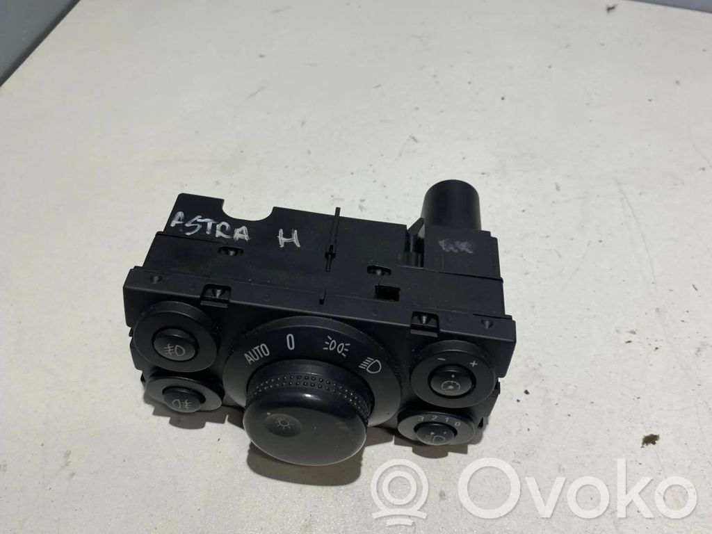 Opel Astra H Šviesų jungtukas 