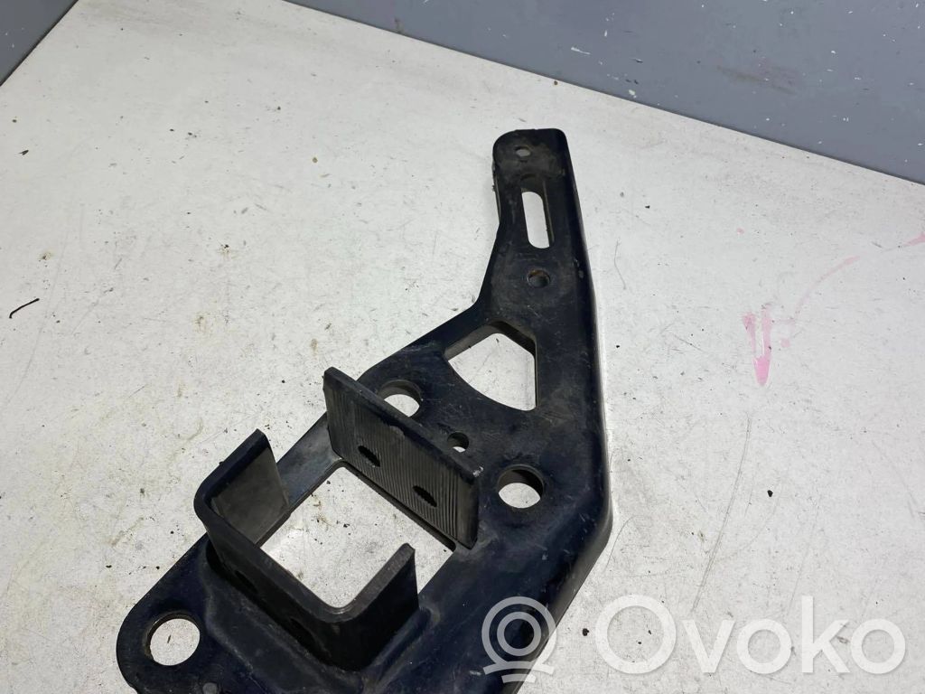 Audi A6 S6 C6 4F Front bumper mounting bracket 