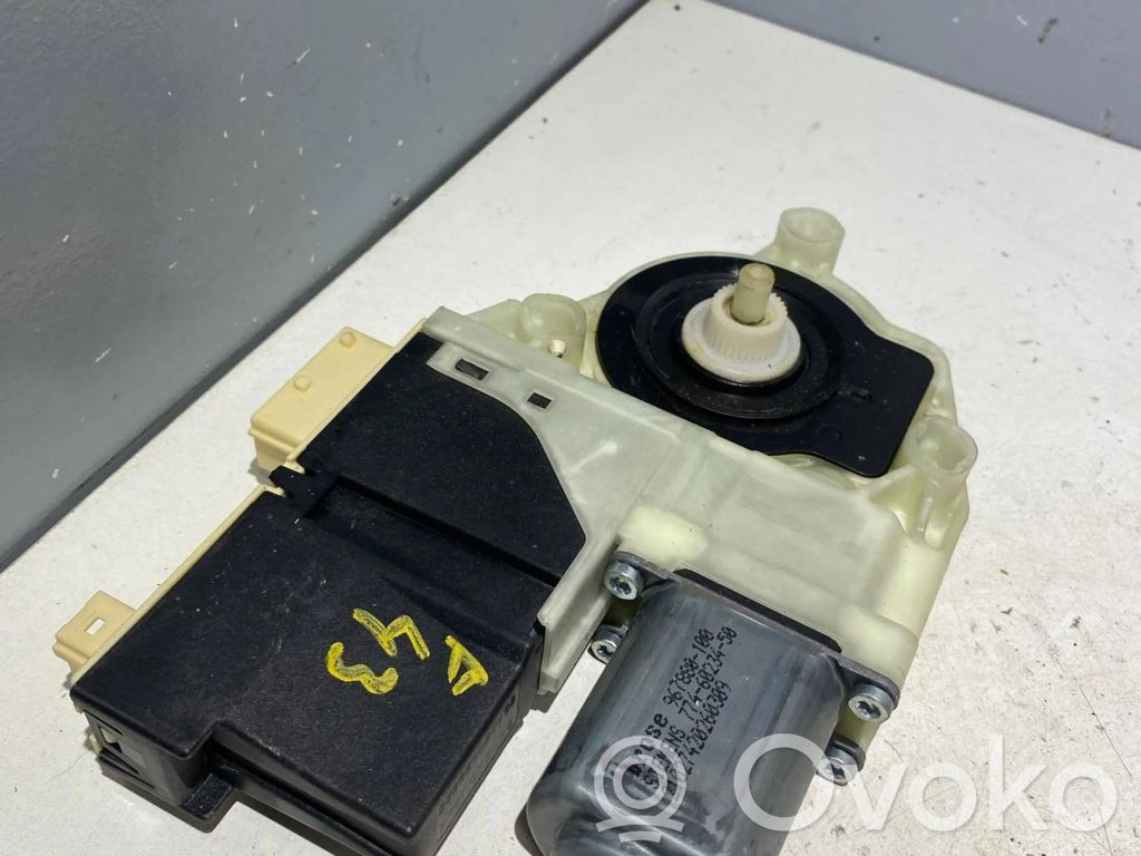 Citroen C4 I Front door window regulator motor 