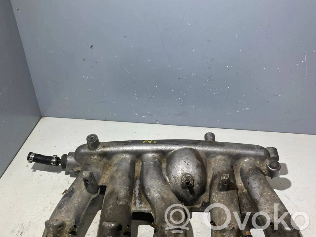 Volvo S60 Colector de admisión 