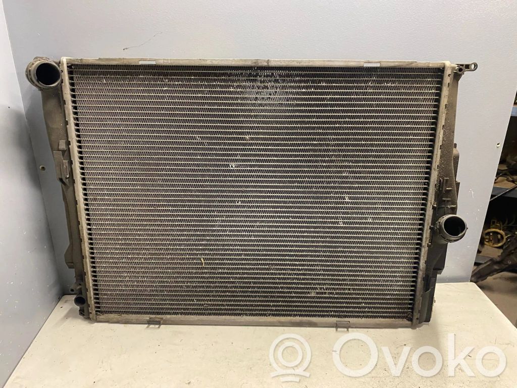 BMW 1 E81 E87 Aušinimo skysčio radiatorius 