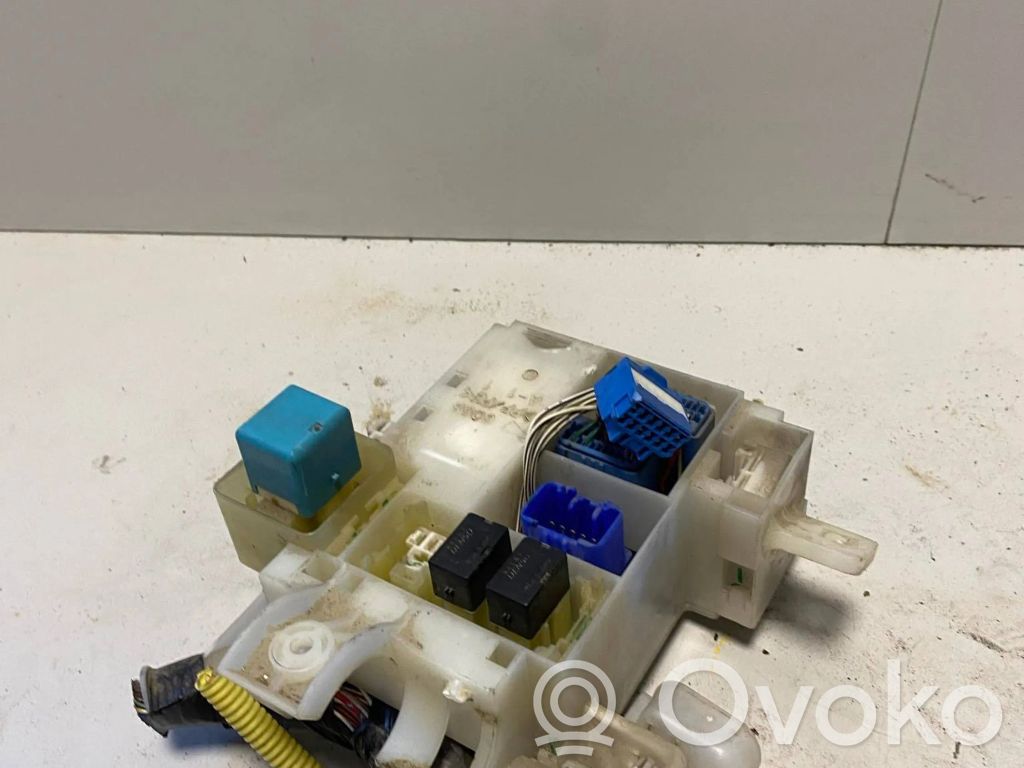 Toyota Corolla Verso E121 Drošinātāju bloks 