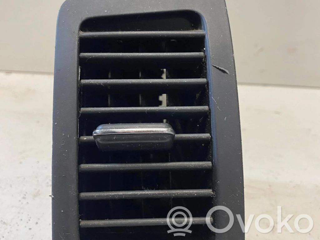 Toyota Corolla Verso E121 Grilă ventilație/ramă laterală bord 