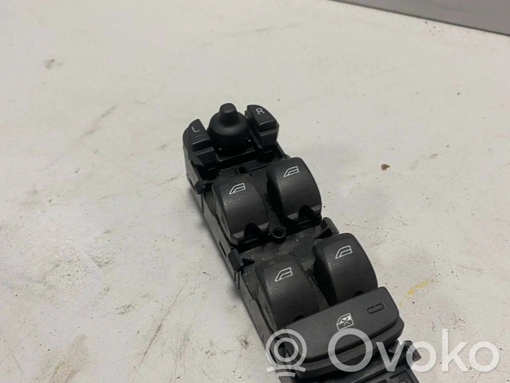 Volvo V70 Electric window control switch 
