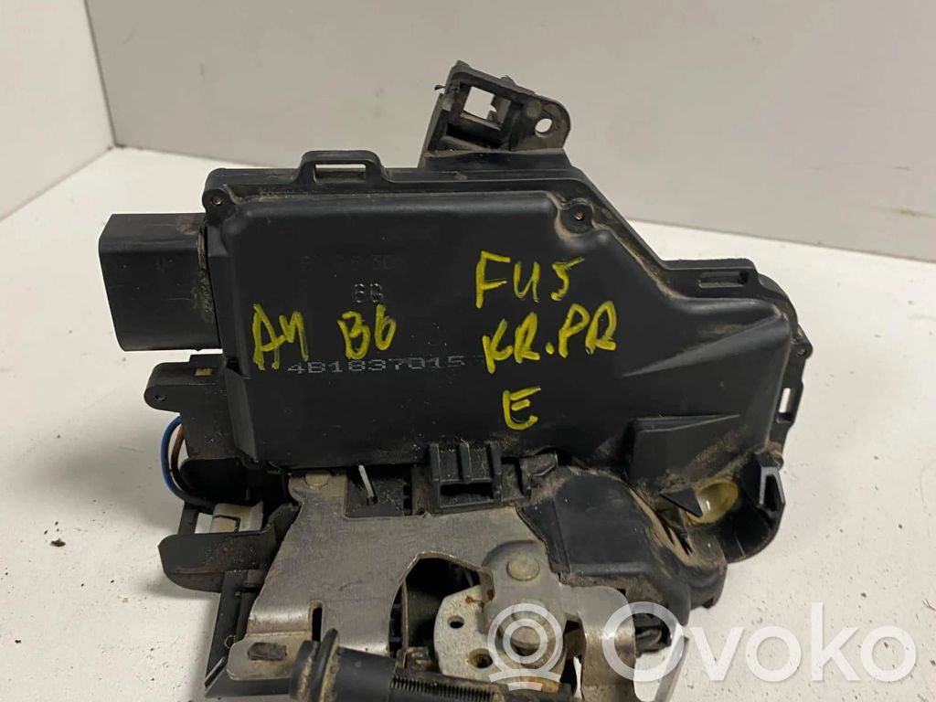 Audi A4 S4 B6 8E 8H Serratura portiera anteriore 