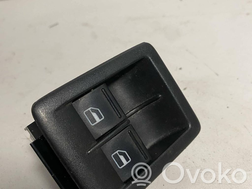 Volkswagen Scirocco Electric window control switch 