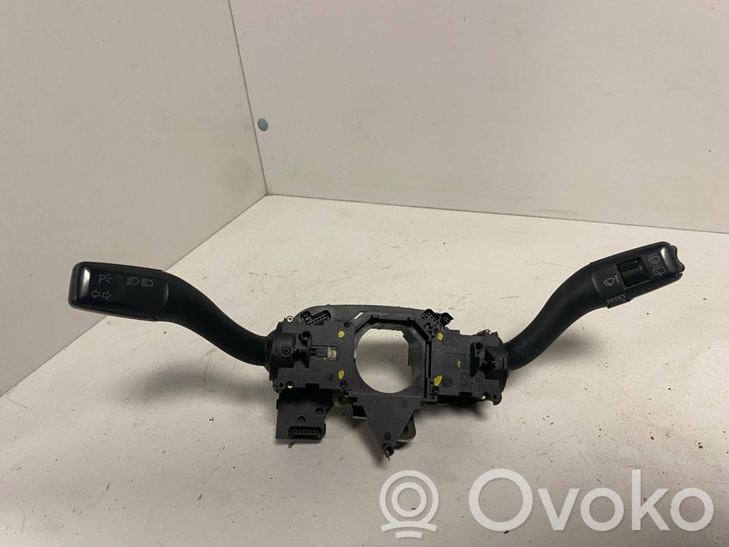 Audi A4 S4 B7 8E 8H Wiper turn signal indicator stalk/switch 