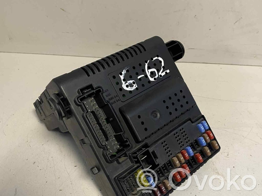 Volvo V70 Fuse module 