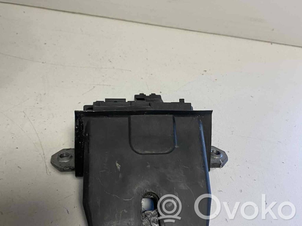 Volvo V50 Aizmugurējā pārsega slēdzene 