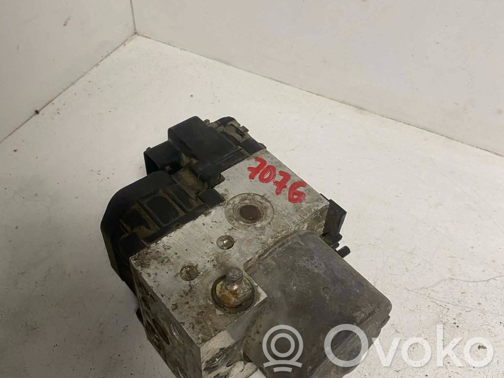 Volkswagen PASSAT B5 ABS Pump 