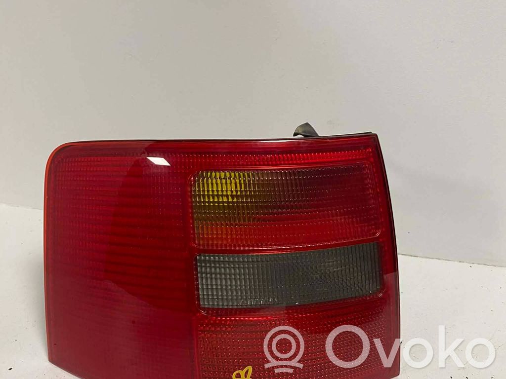 Audi A6 S6 C5 4B Lampă spate în caroserie 