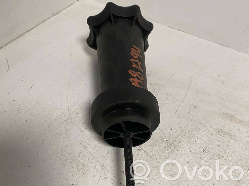 Tornillo de la rueda de repuesto   4E0803899K