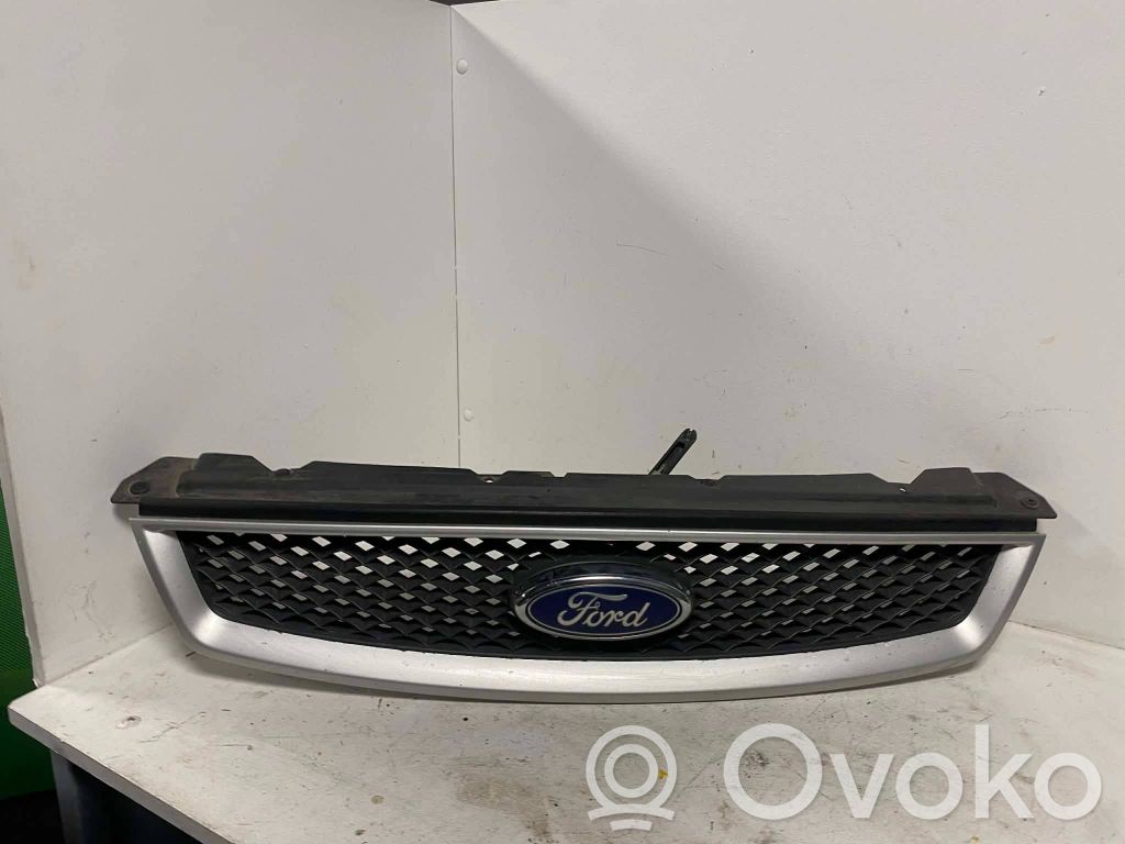 Ford Focus Augšējais režģis 