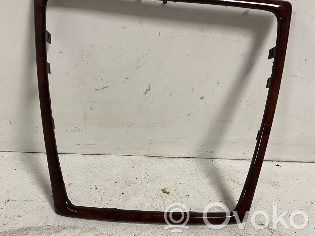 Volvo XC70 Panelės apdailos skydas (centrinis) 