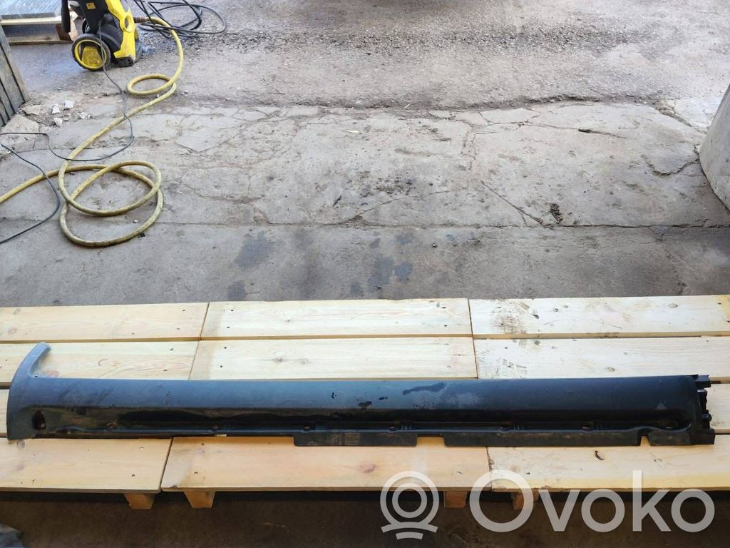 Volvo XC70 Sill 