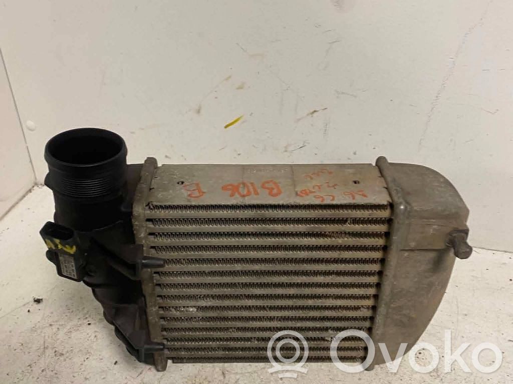 Audi A6 S6 C6 4F Chłodnica powietrza doładowującego / Intercooler 