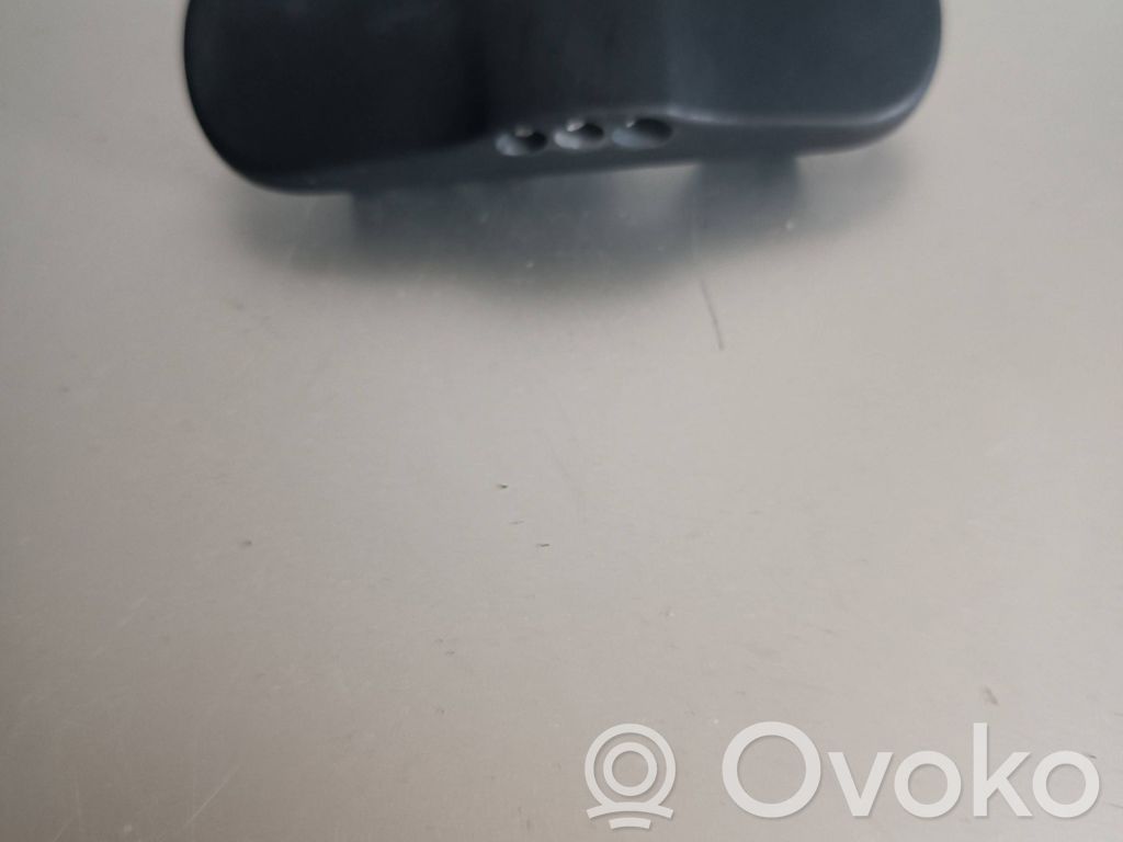 Audi Q7 4L Windshield washer spray nozzle 