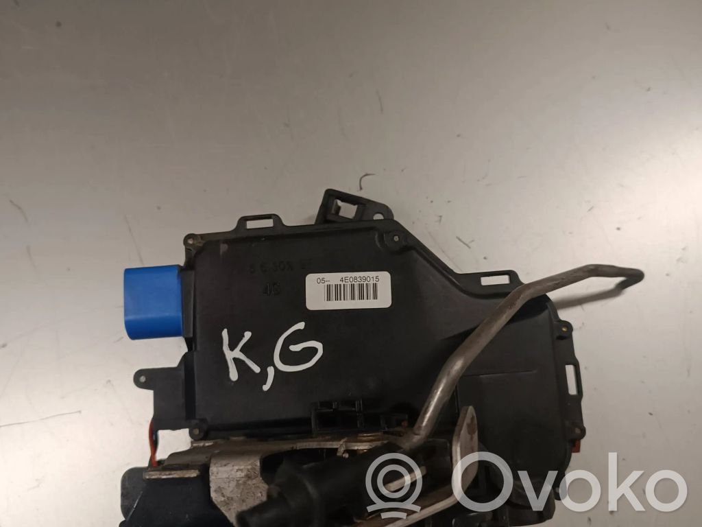 Audi A8 S8 D3 4E Galinių durų spyna 