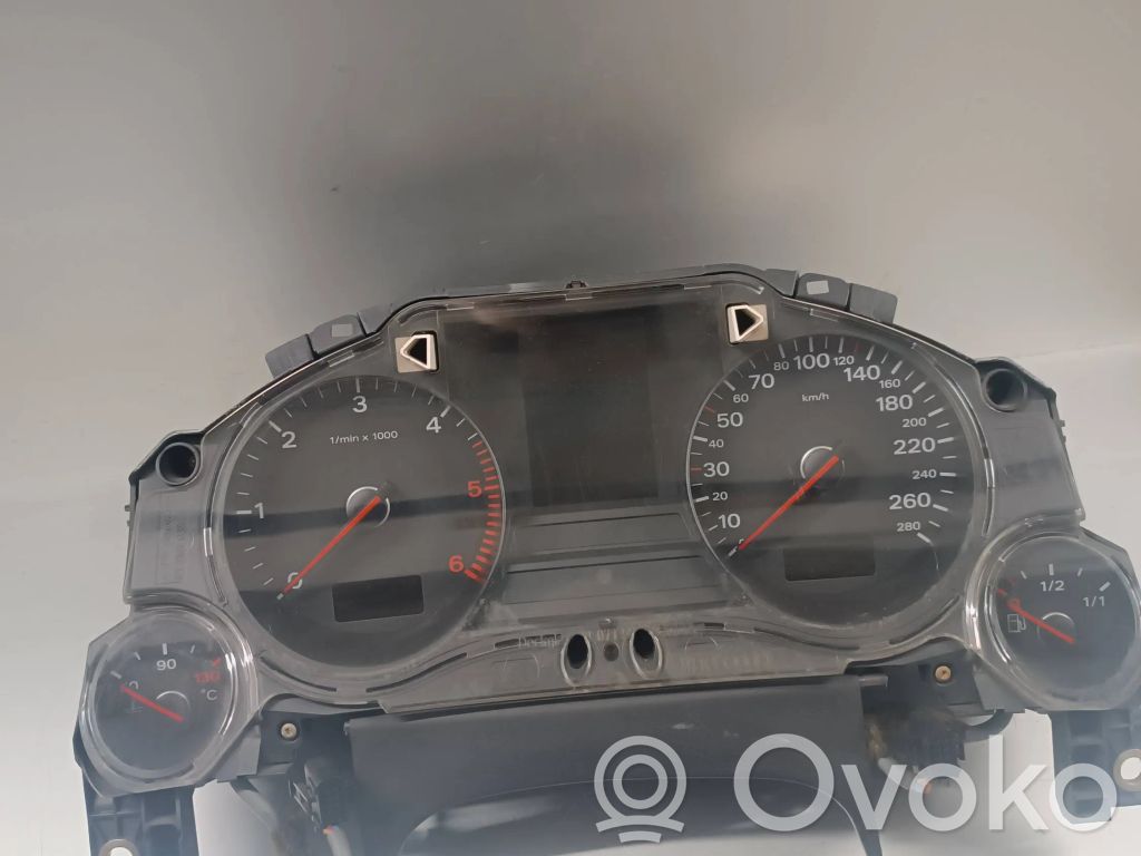 Audi A8 S8 D3 4E Spidometrs (instrumentu panelī) 