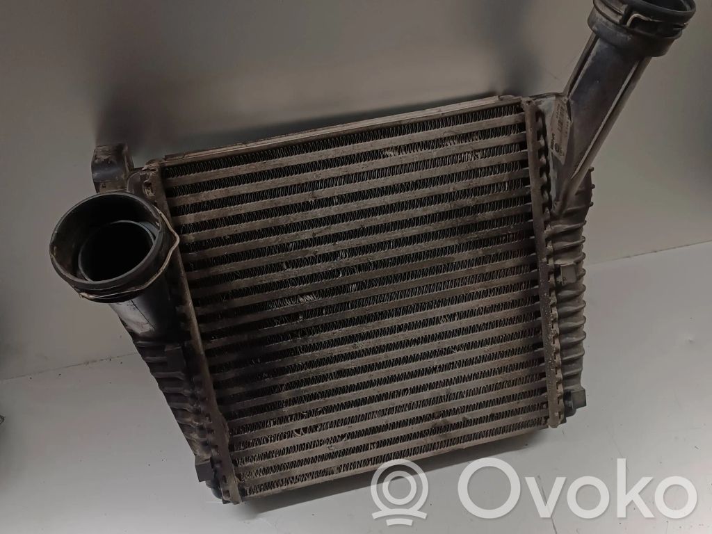 Audi Q7 4L Interkūlerio radiatorius 