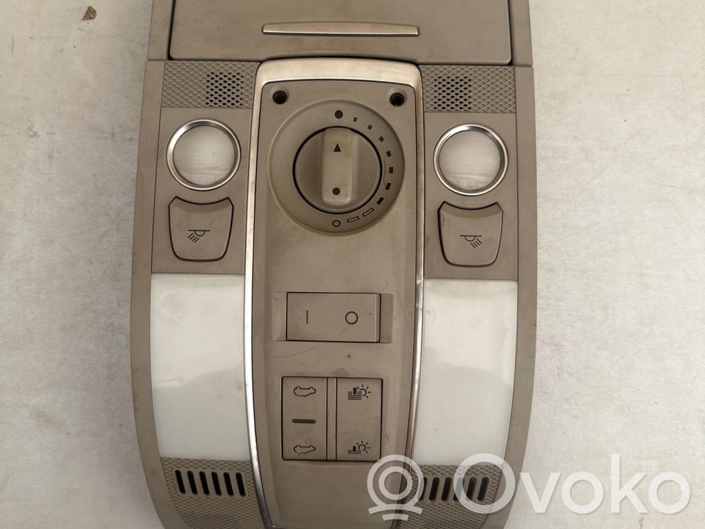 Audi Q7 4L Front seat light 
