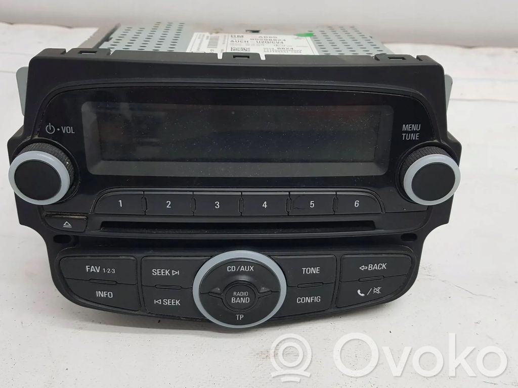 Chevrolet Spark Radio/CD/DVD/GPS head unit 