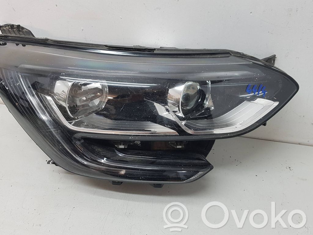 Renault Megane IV Headlight/headlamp 