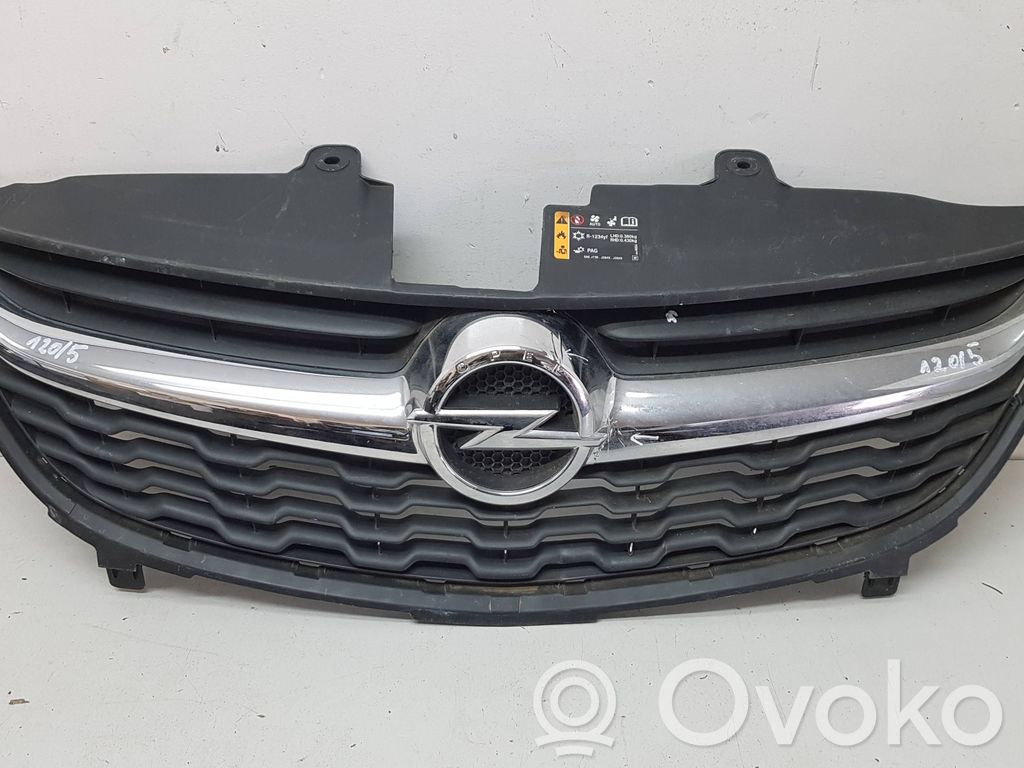 Opel Karl Front bumper upper radiator grill 