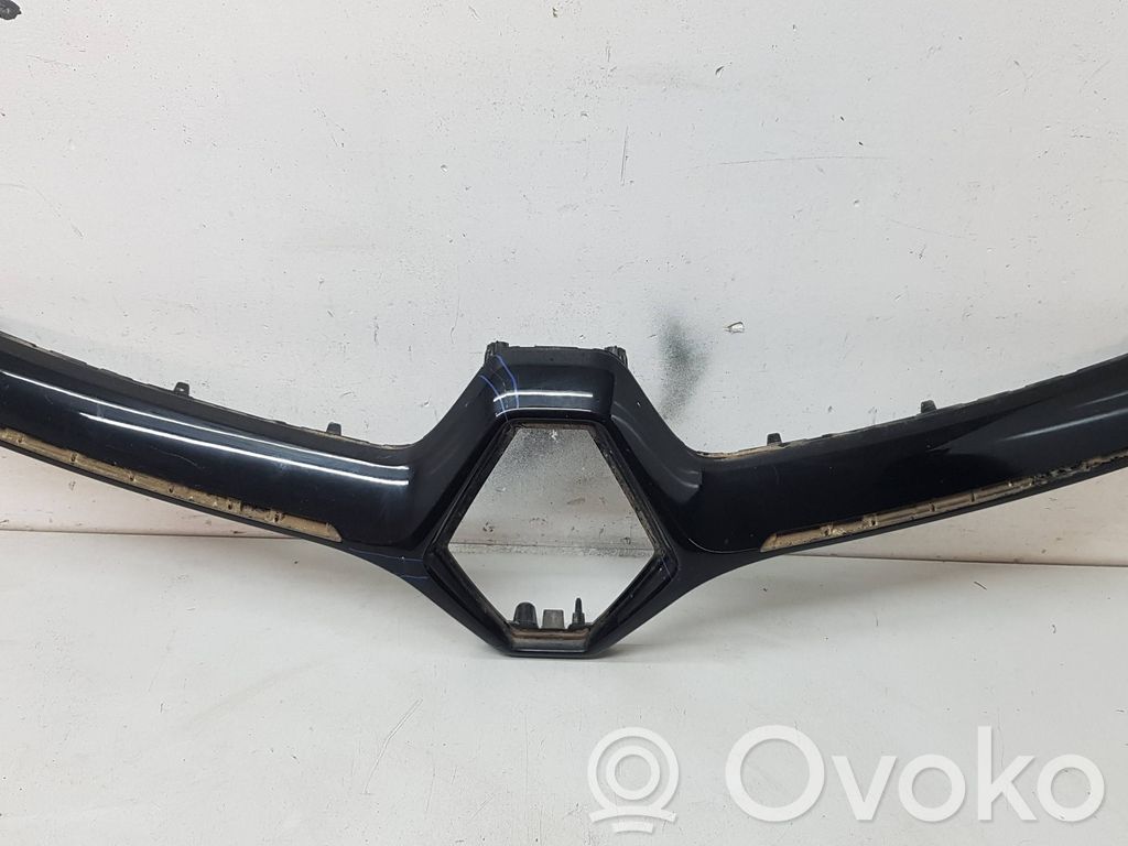 Front grill   623822090R