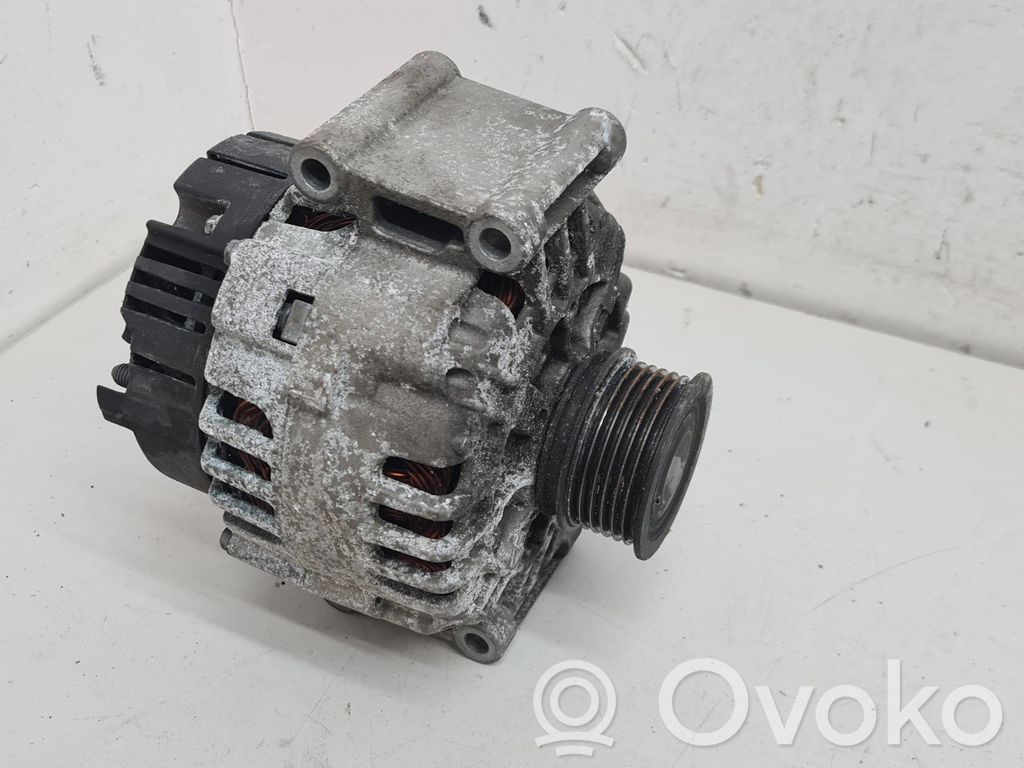 Volkswagen PASSAT CC Alternador 
