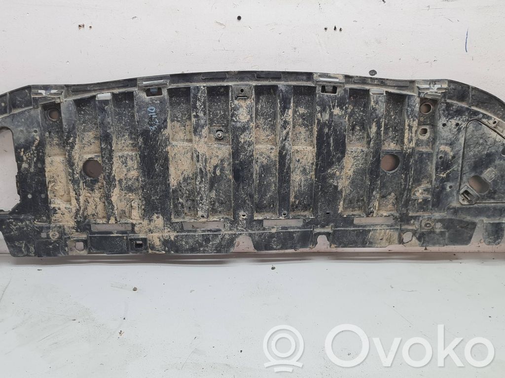 Renault Clio IV Front bumper skid plate/under tray 