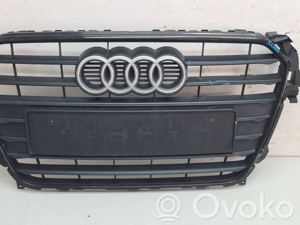 Audi A4 S4 B8 8K Etupuskurin ylempi jäähdytinsäleikkö 