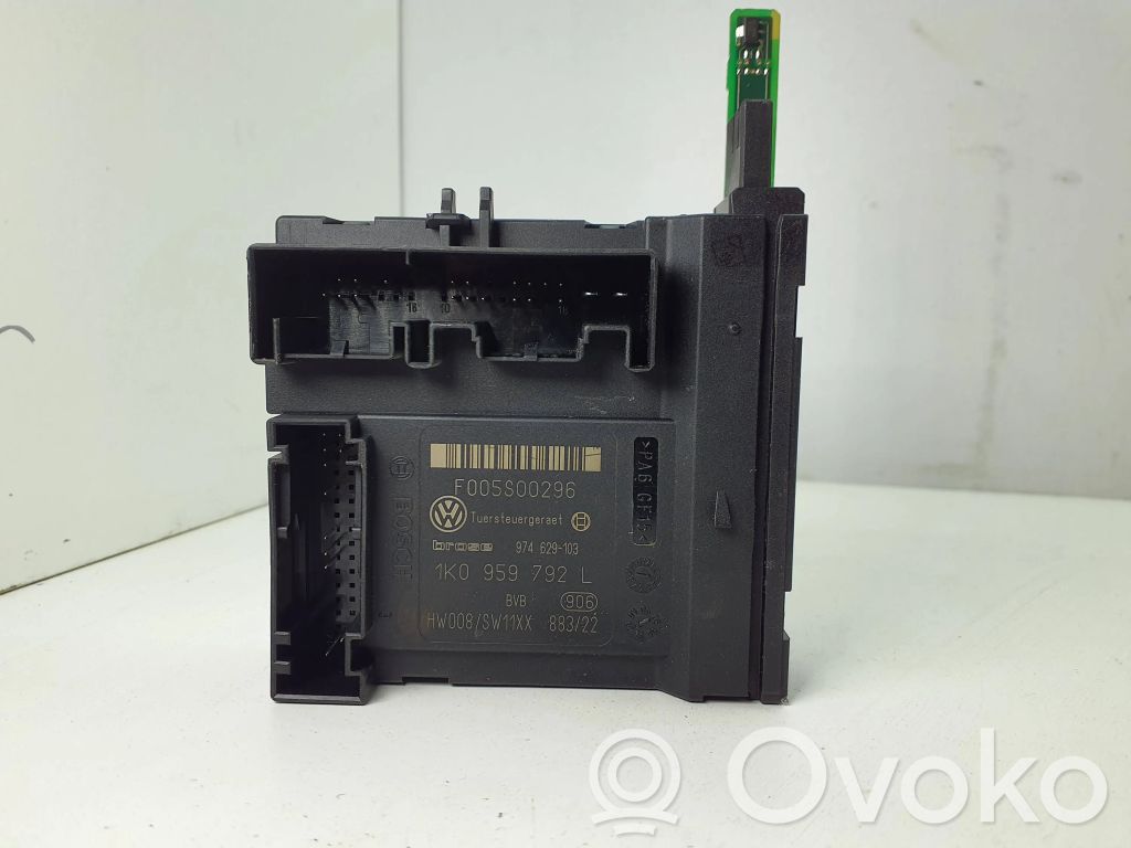 Volkswagen PASSAT B6 Elektryczny podnośnik szyby drzwi 
