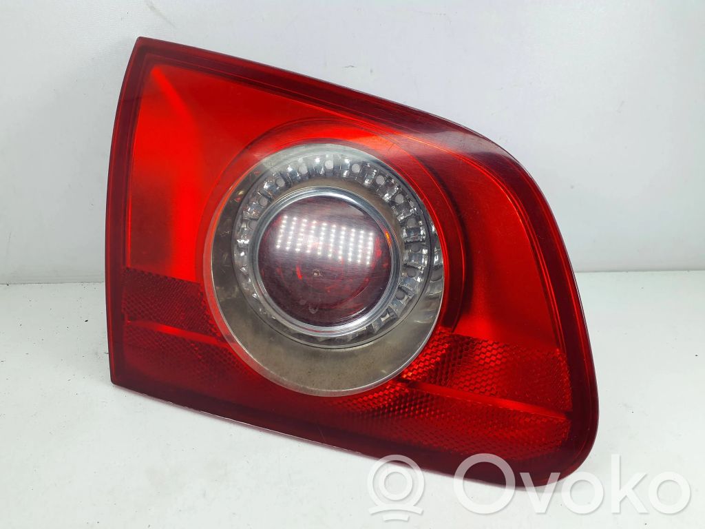 Volkswagen PASSAT B6 Lampy tylnej klapy bagażnika 