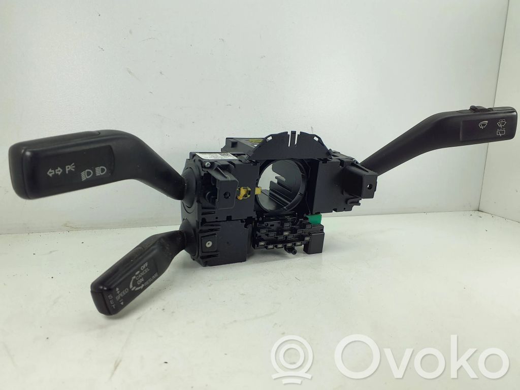 Volkswagen PASSAT B6 Interruptor/palanca de limpiador de luz de giro 